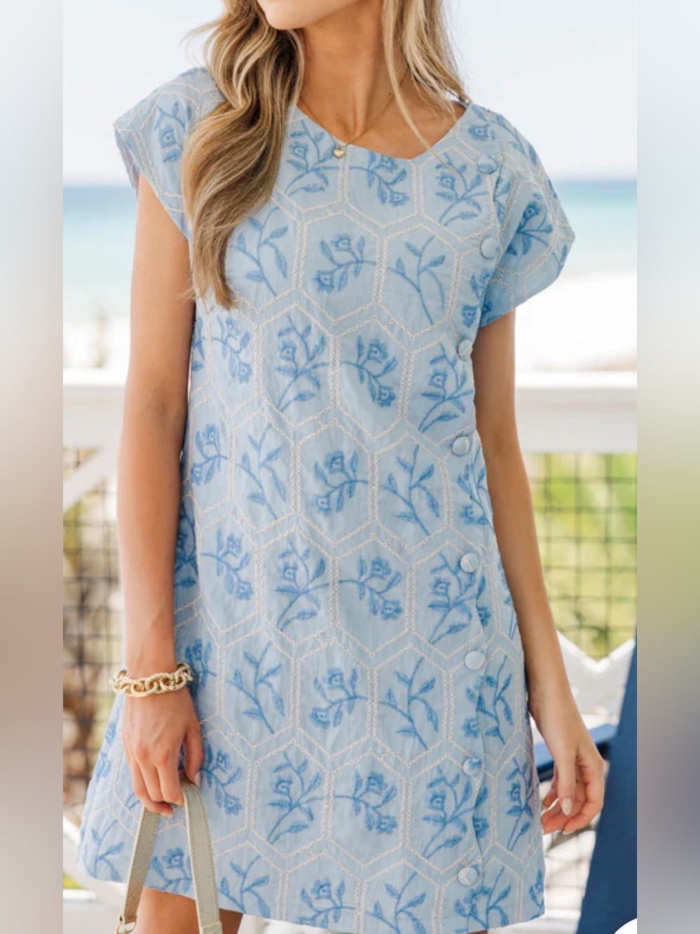 Gigio Women’s Light Blue Floral Embroidered Shift Dress